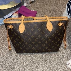 Louis Vuitton purse they no longer make this purse !